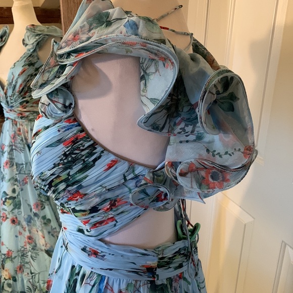 MAC DUGGAL
Indy A-Line Ruffled Back-Lace Chiffon Gown - Picture 11 of 17